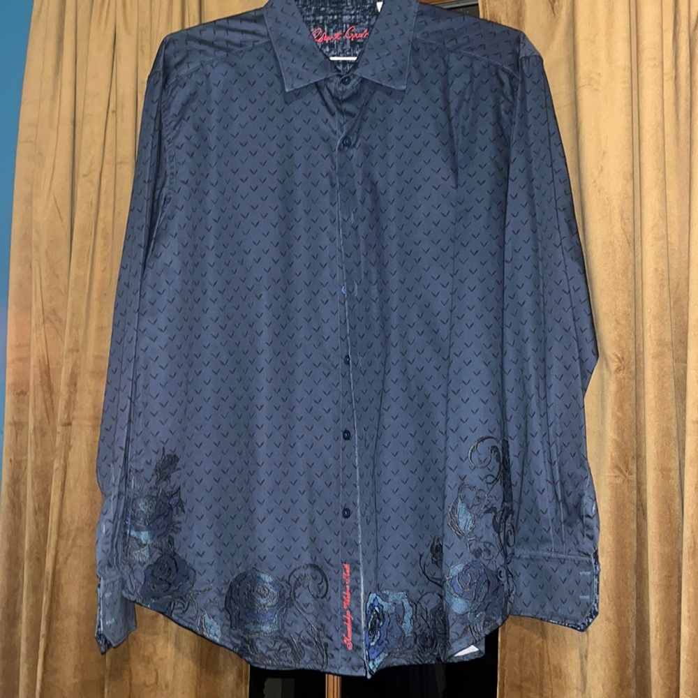 Robert Graham Men’s navy blue printed button up with paisley on bottom. XL